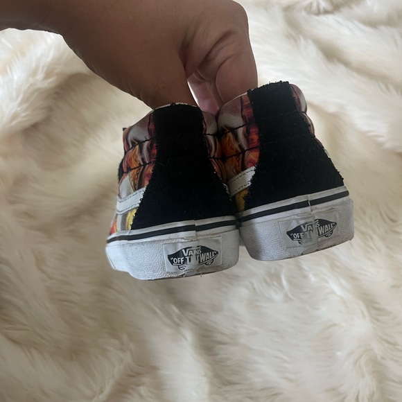 VANS - Picture 4 of 8